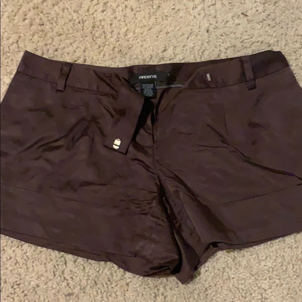 Brown Arden B shorts !